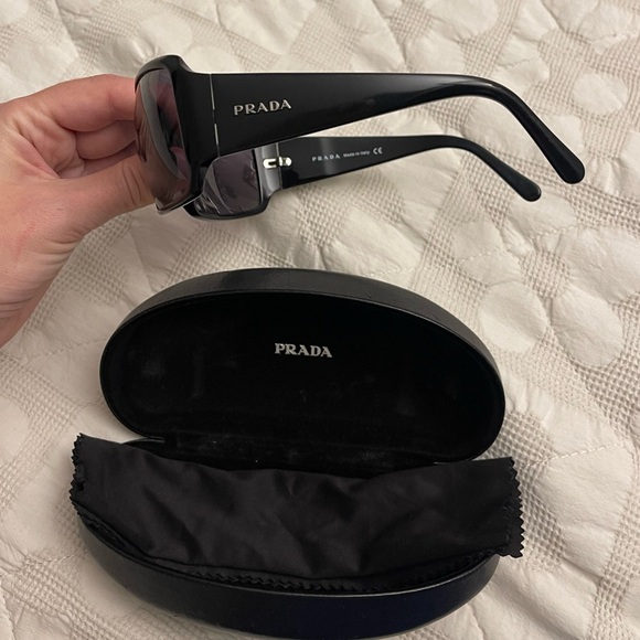 Prada black square logo unisex sunglasses - Picture 5 of 8